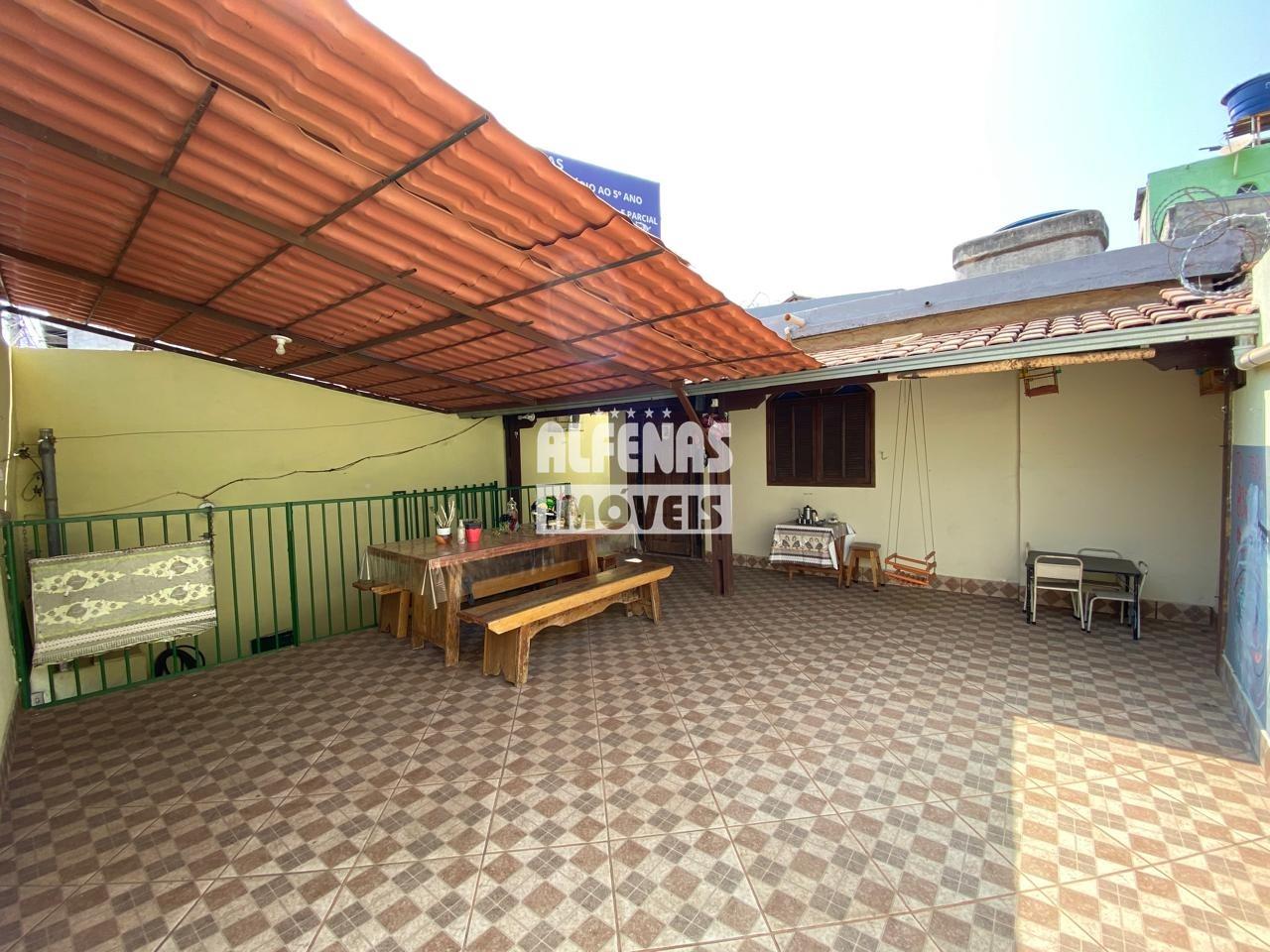 Casa à venda 3 quartos no Bairro ÁGUA BRANCA: 