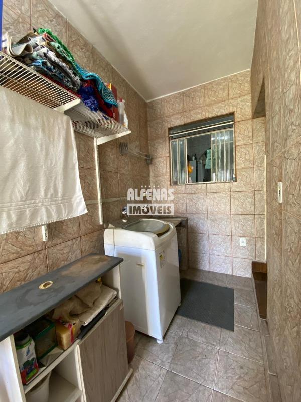 Casa à venda 3 quartos no Bairro ÁGUA BRANCA: 