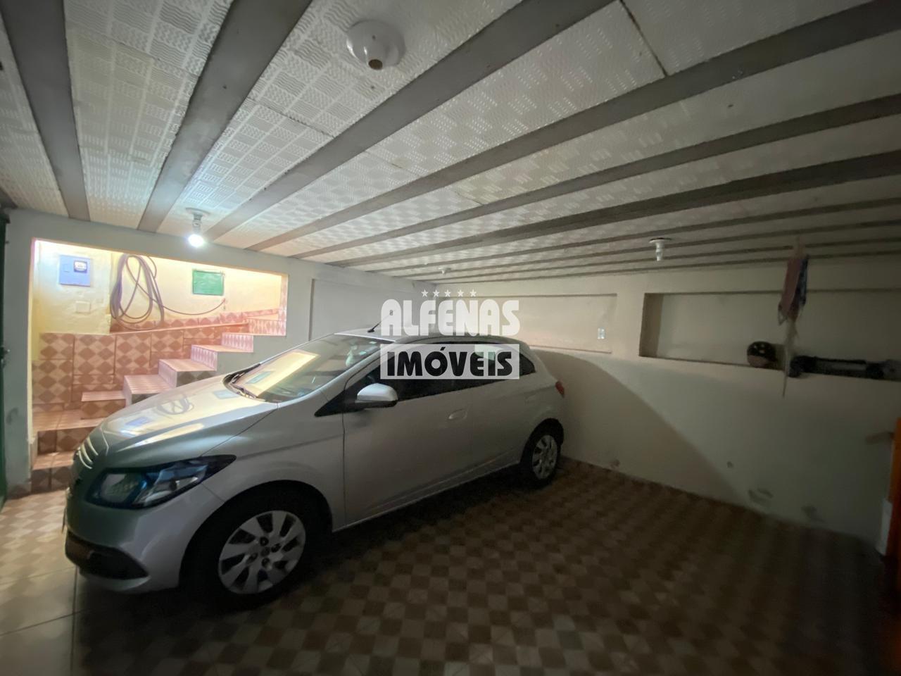 Casa à venda 3 quartos no Bairro ÁGUA BRANCA: 