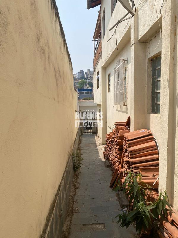 Barracão para aluguel 2 quartos no Bairro Santa Cruz Industrial: 