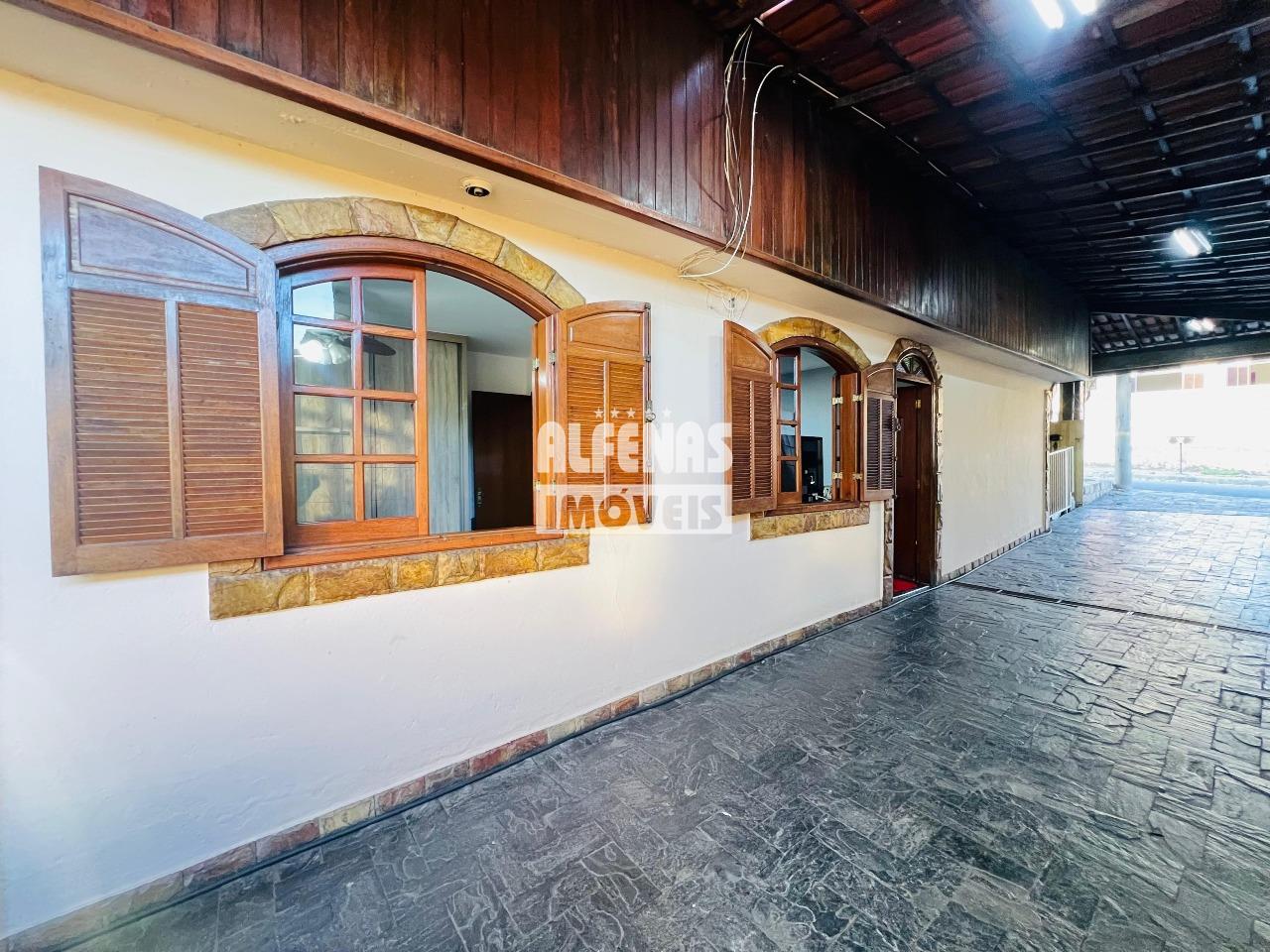 Casa à venda 4 quartos no Bairro CONJ AGUA BRAN CA: 