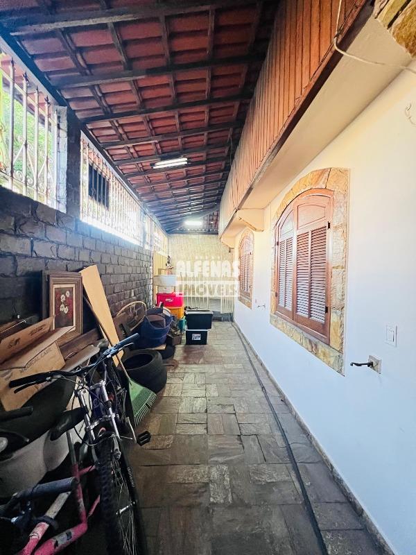 Casa à venda 4 quartos no Bairro CONJ AGUA BRAN CA: 