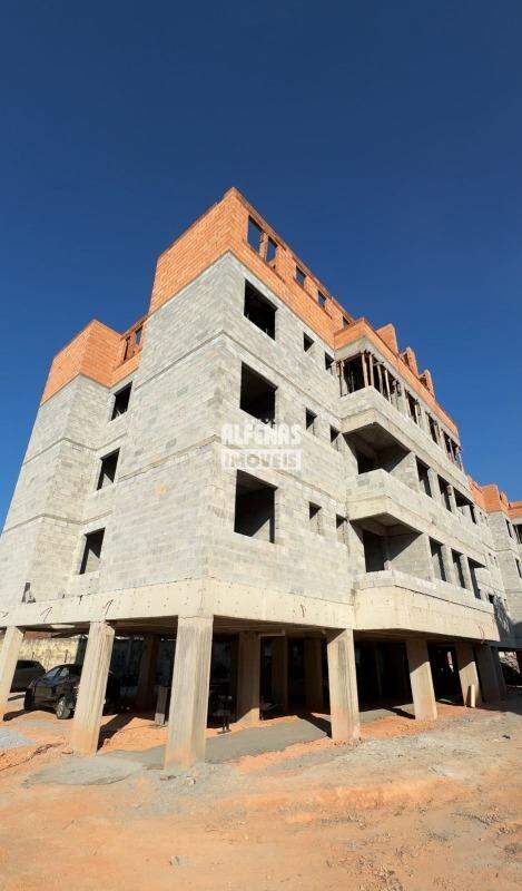 Apartamento à venda 2 quartos no Bairro TRES BARRAS: 