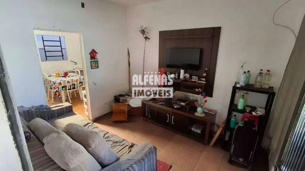 Casa à venda 5 quartos no Bairro ÁGUA BRANCA: 