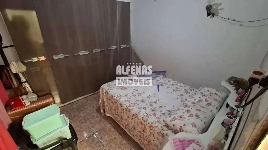 Casa à venda 5 quartos no Bairro ÁGUA BRANCA: 