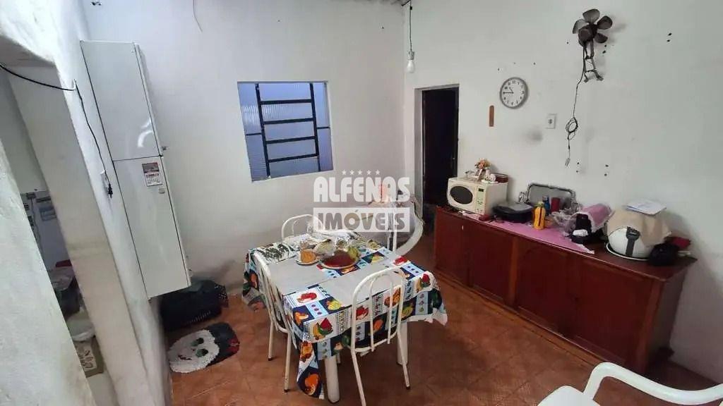 Casa à venda 5 quartos no Bairro ÁGUA BRANCA: 