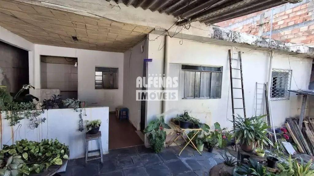 Casa à venda 5 quartos no Bairro ÁGUA BRANCA: 