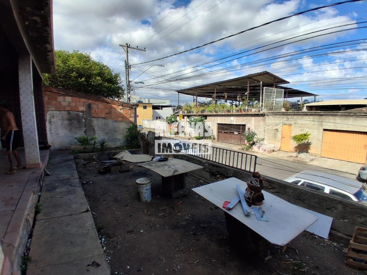 Casa à venda 4 quartos no Bairro ÁGUA BRANCA: 