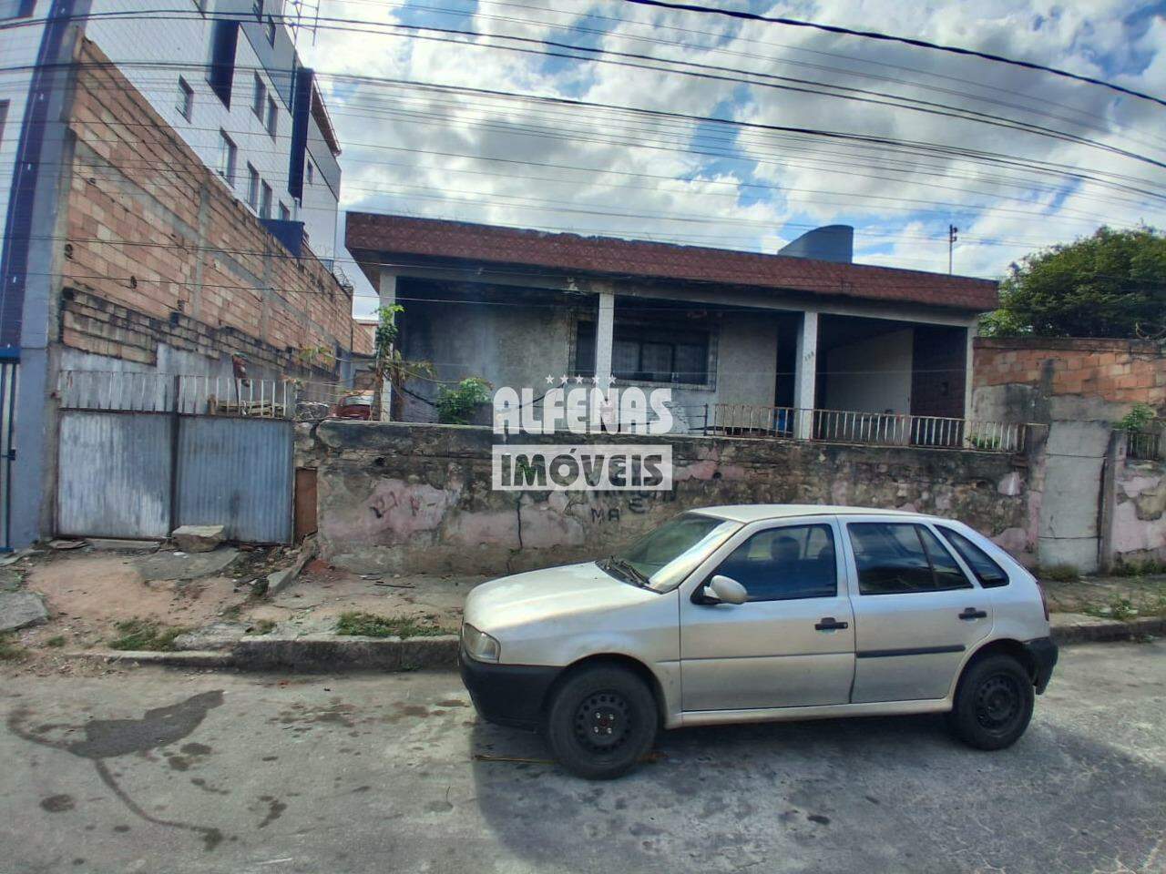 Casa à venda 4 quartos no Bairro ÁGUA BRANCA: 