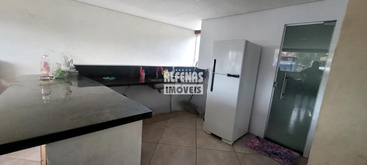 Casa à venda 4 quartos no Bairro Conjunto Água Branca: 