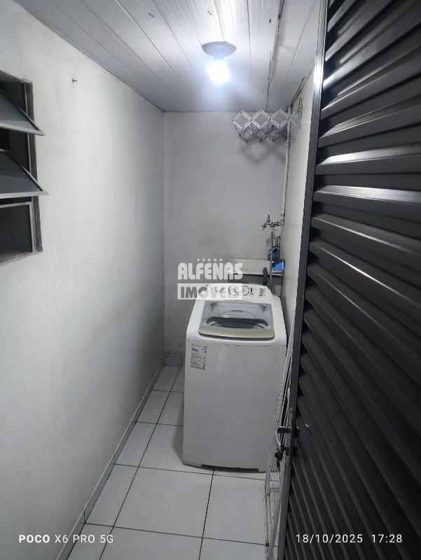 Casa à venda 4 quartos no Bairro Conjunto Água Branca: 