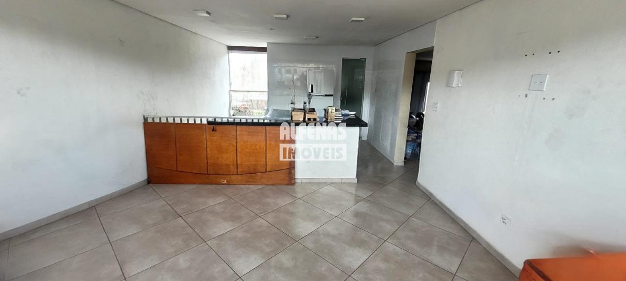 Casa à venda 4 quartos no Bairro Conjunto Água Branca: 