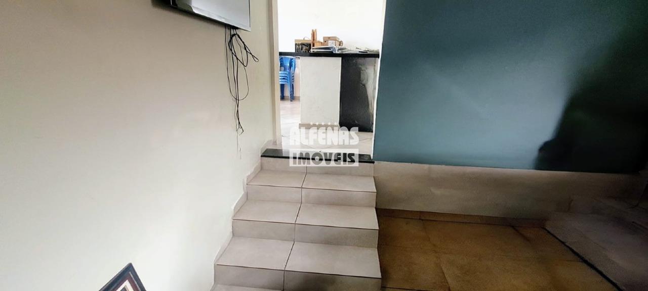 Casa à venda 4 quartos no Bairro Conjunto Água Branca: 