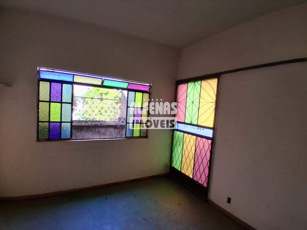 Casa à venda 8 quartos no Bairro ÁGUA BRANCA: 