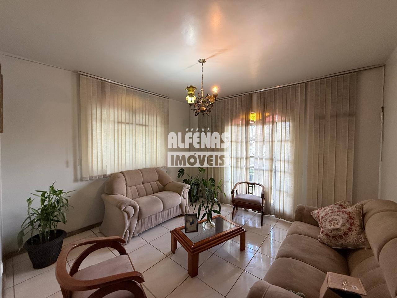 Casa à venda 3 quartos no Bairro ÁGUA BRANCA: 