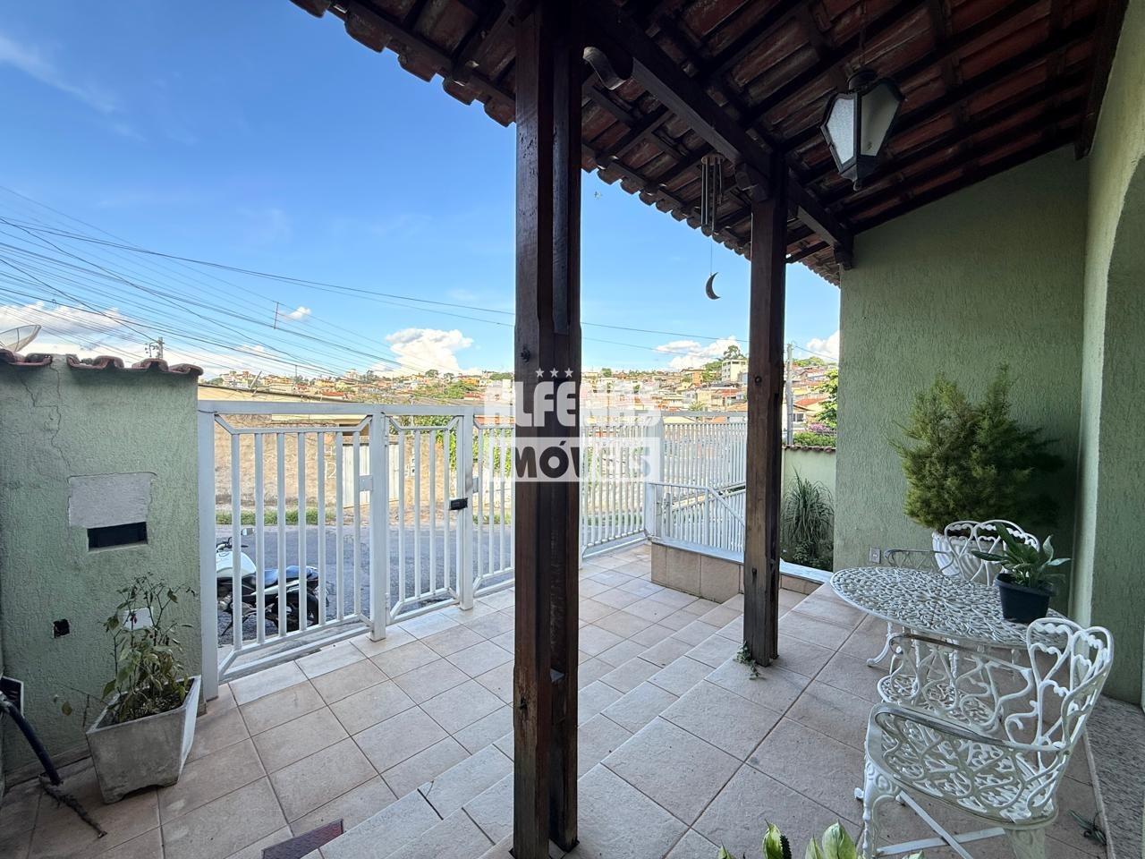 Casa à venda 3 quartos no Bairro ÁGUA BRANCA: 