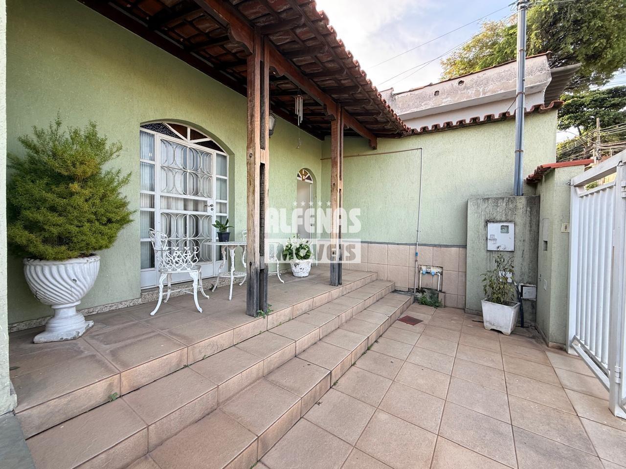 Casa à venda 3 quartos no Bairro ÁGUA BRANCA: 