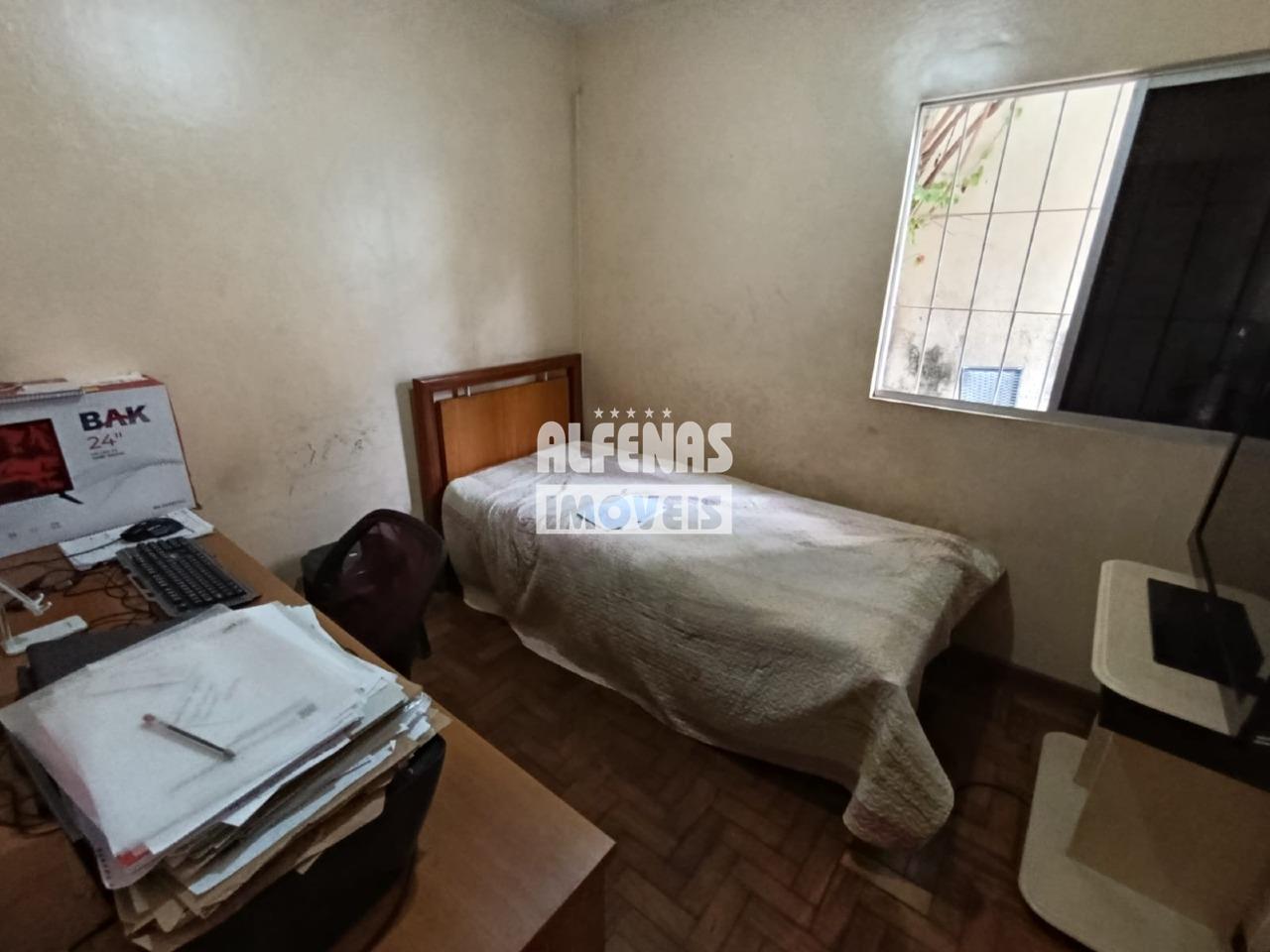 Casa à venda 3 quartos no Bairro Conjunto Água Branca: 