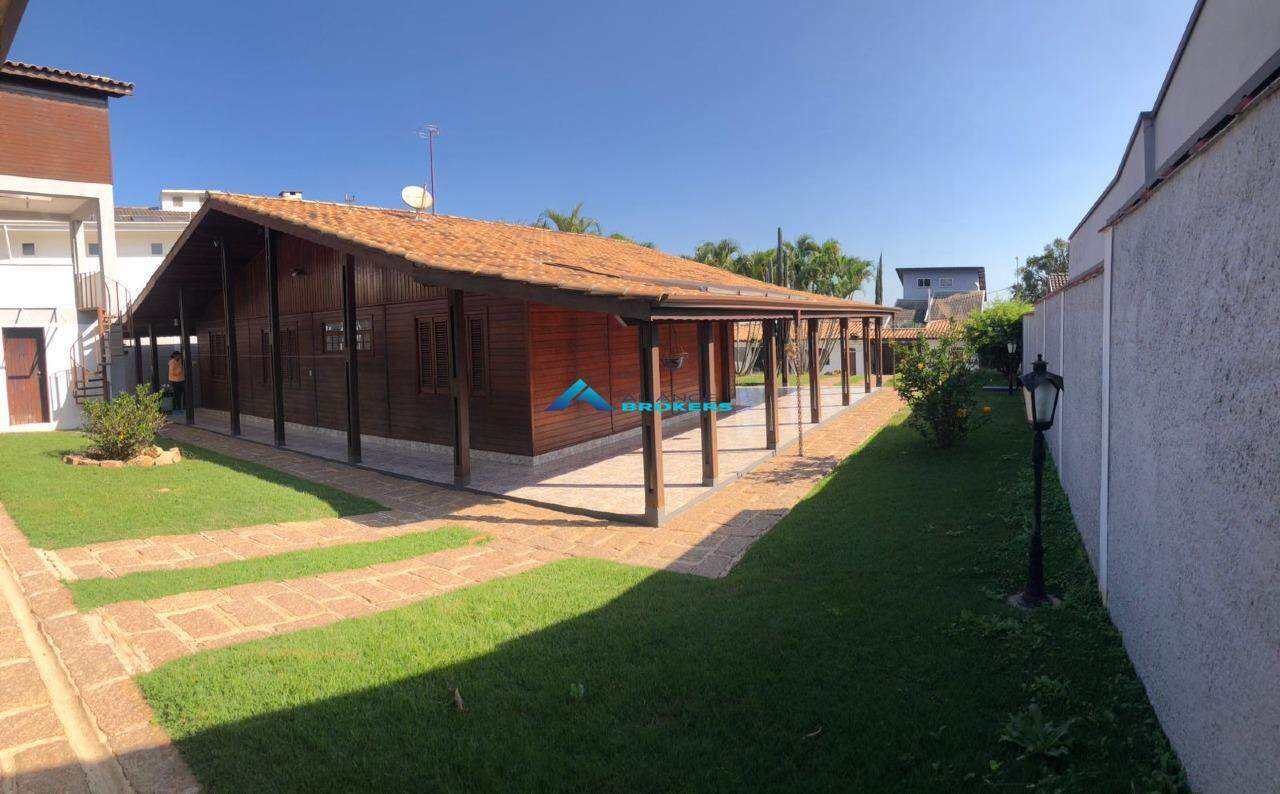 Casa à venda com 3 quartos, 490m² - Foto 1