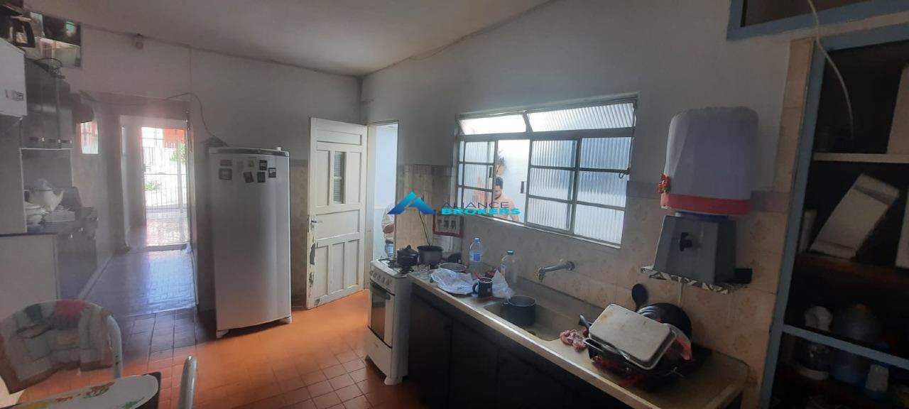 Casa à venda com 2 quartos, 129m² - Foto 2