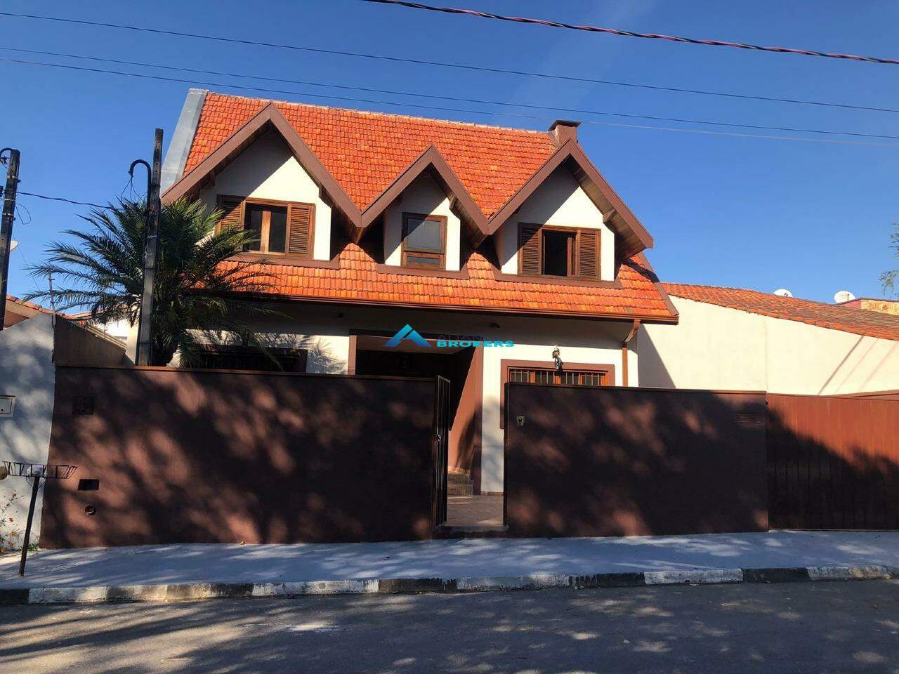 Casa à venda com 3 quartos, 180m² - Foto 2