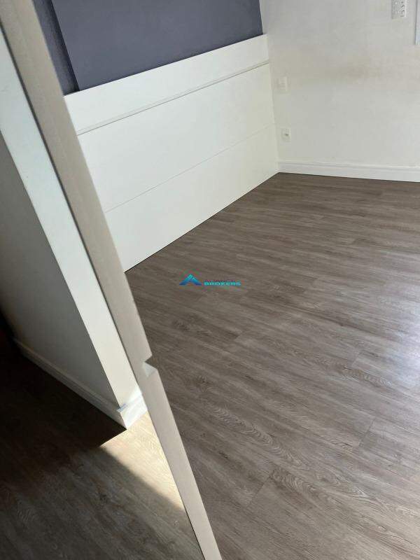 Apartamento à venda com 3 quartos, 101m² - Foto 9