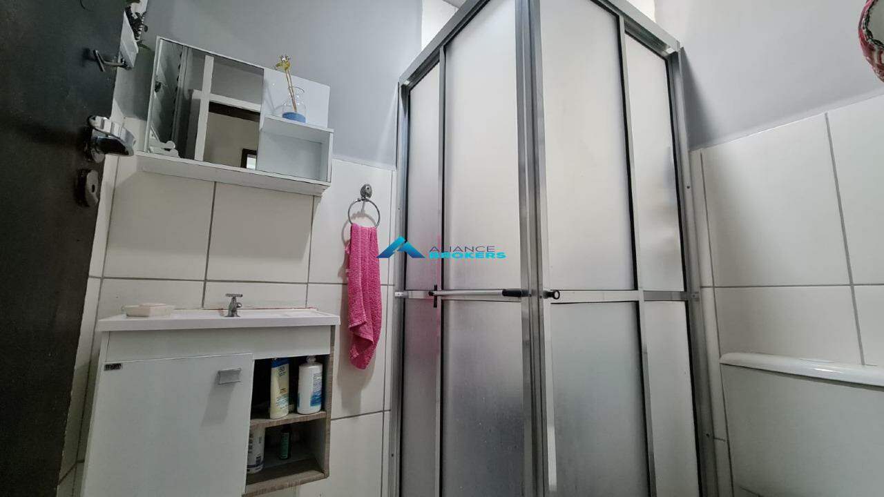 Apartamento à venda com 2 quartos, 68m² - Foto 9