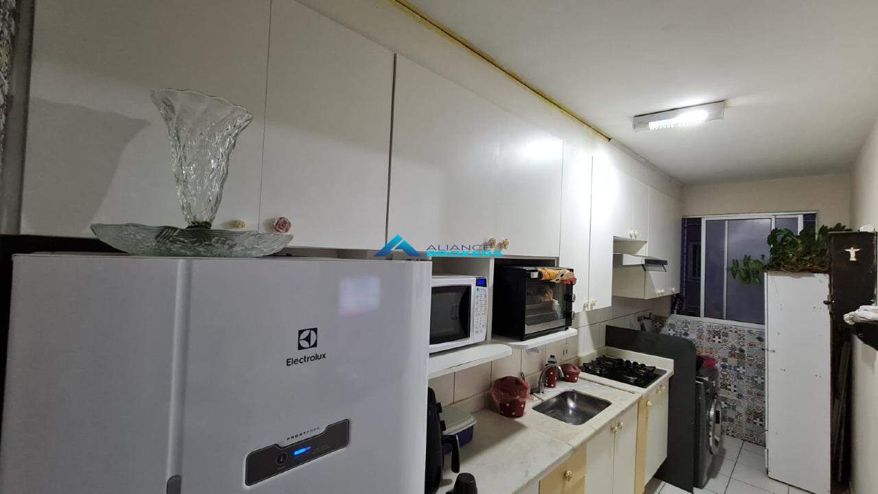 Apartamento à venda com 2 quartos, 68m² - Foto 11