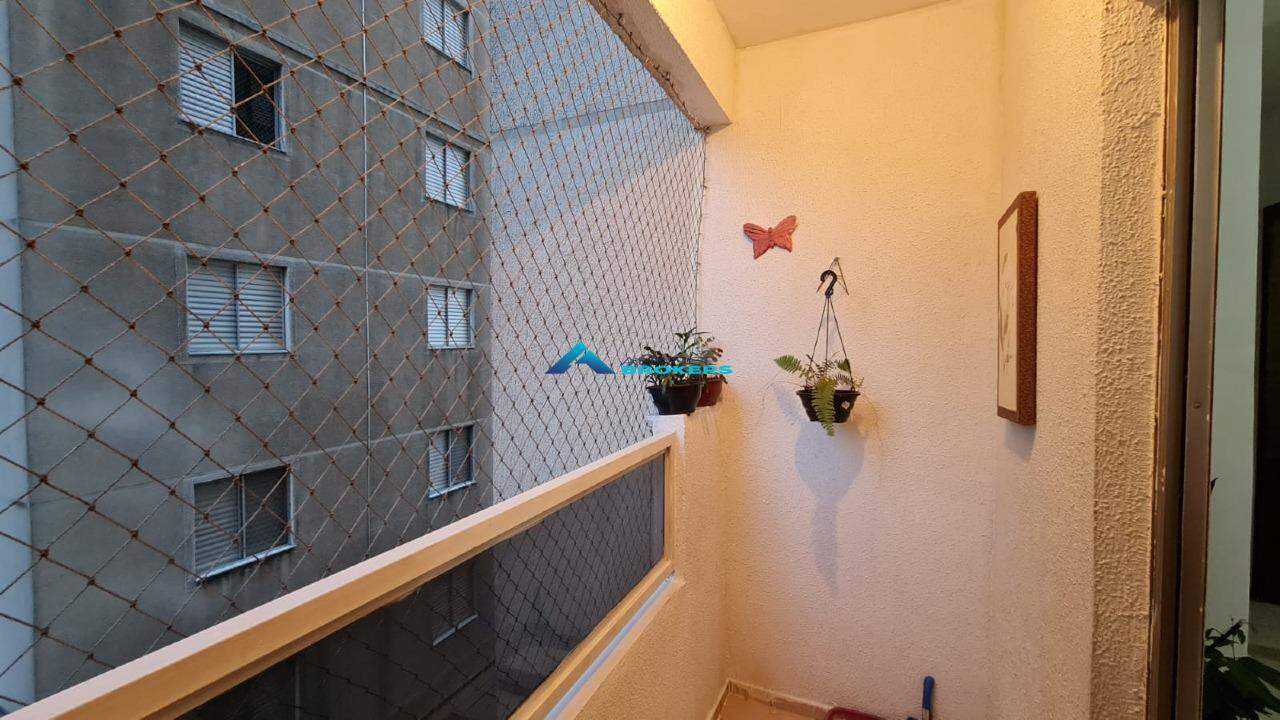 Apartamento à venda com 2 quartos, 68m² - Foto 2