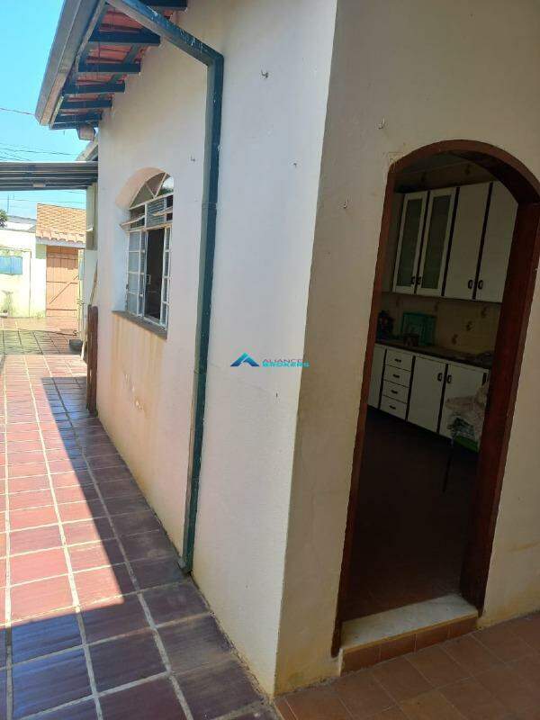 Casa à venda com 4 quartos, 190m² - Foto 23