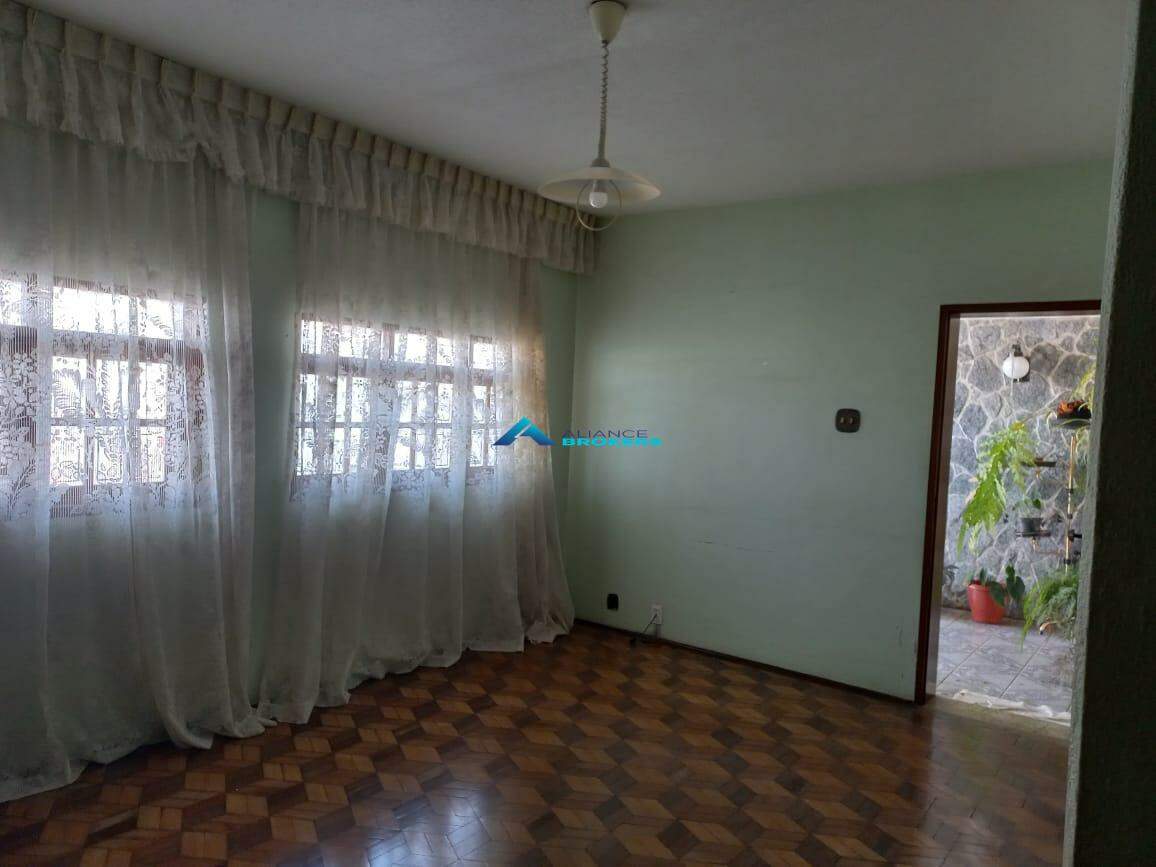 Casa à venda com 4 quartos, 190m² - Foto 28