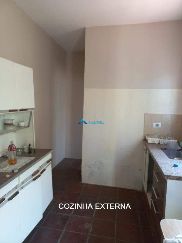 Casa à venda com 4 quartos, 190m² - Foto 13