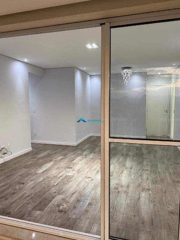 Apartamento à venda com 3 quartos, 111m² - Foto 7