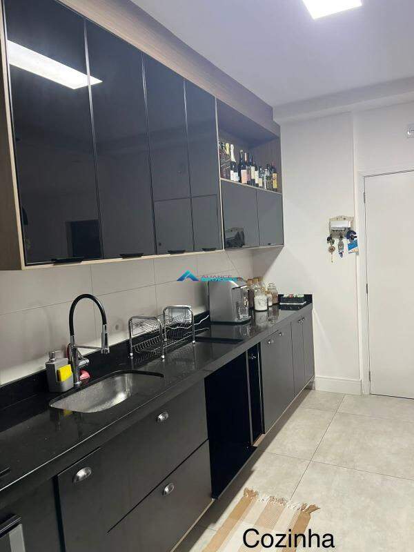 Apartamento à venda com 3 quartos, 130m² - Foto 12