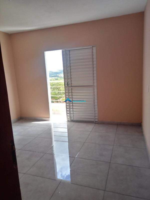 Casa à venda com 4 quartos, 180m² - Foto 2