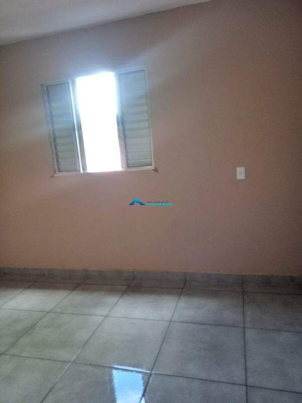 Casa à venda com 4 quartos, 180m² - Foto 12