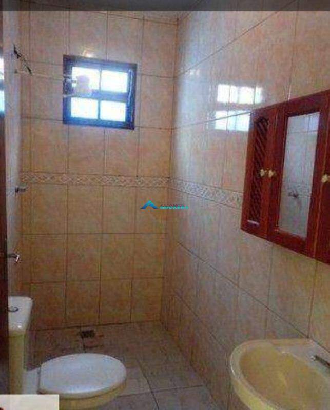 Casa à venda com 4 quartos, 180m² - Foto 25