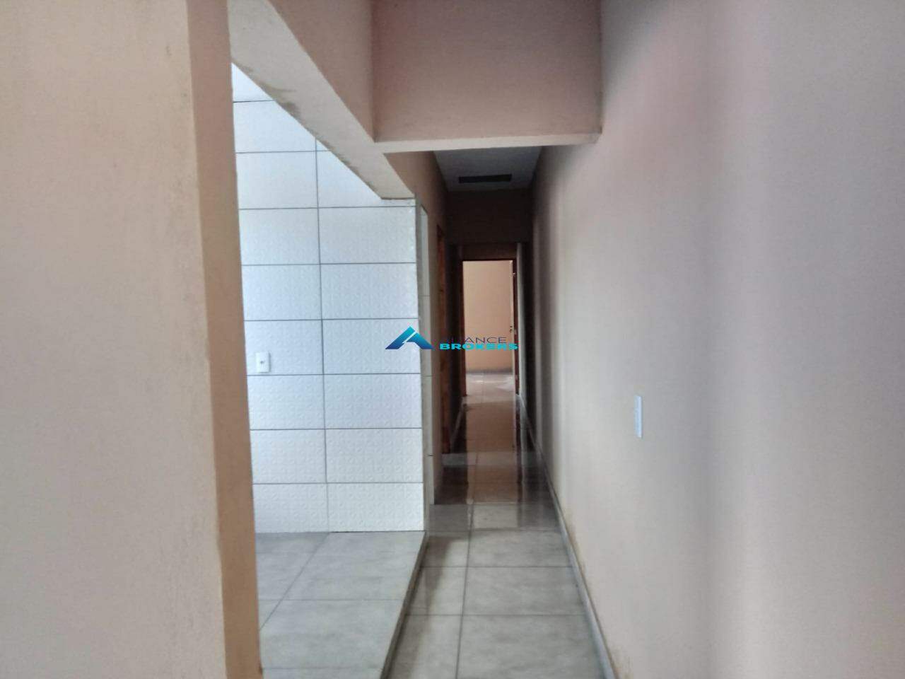 Casa à venda com 4 quartos, 180m² - Foto 10