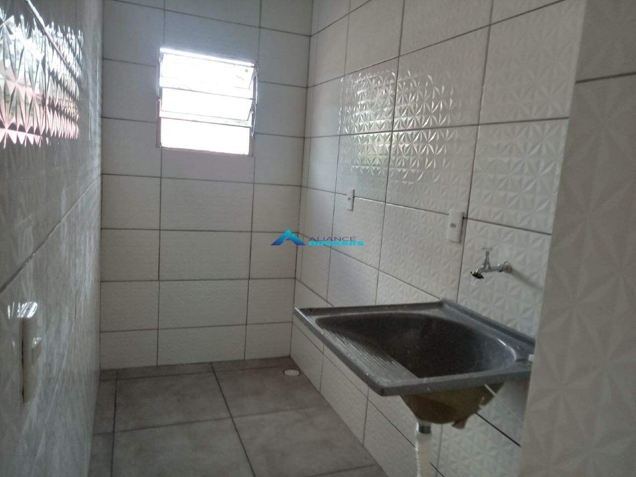 Casa à venda com 4 quartos, 180m² - Foto 3