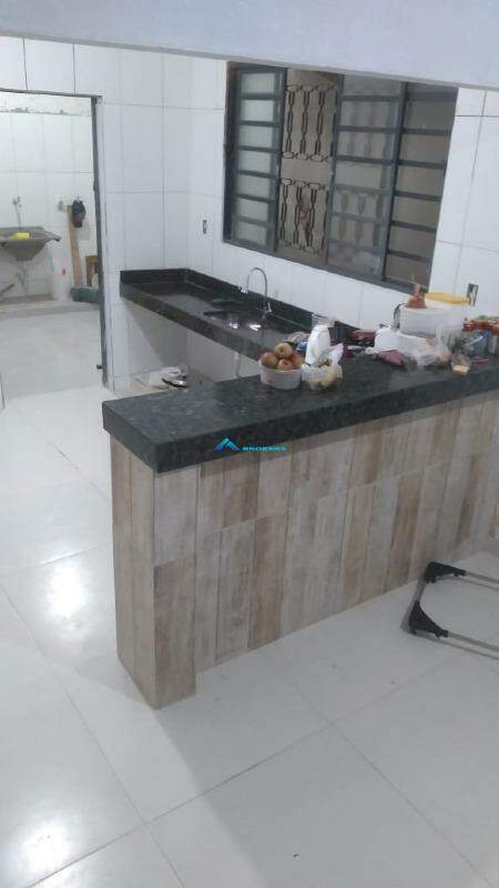 Casa à venda com 3 quartos, 250m² - Foto 10
