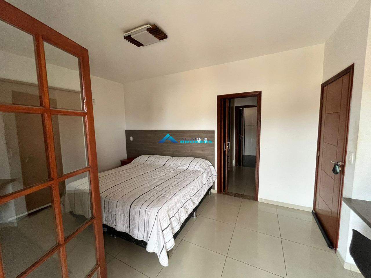 Casa de Condomínio à venda com 4 quartos, 300m² - Foto 21