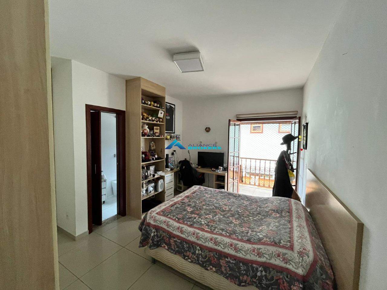 Casa de Condomínio à venda com 4 quartos, 300m² - Foto 23