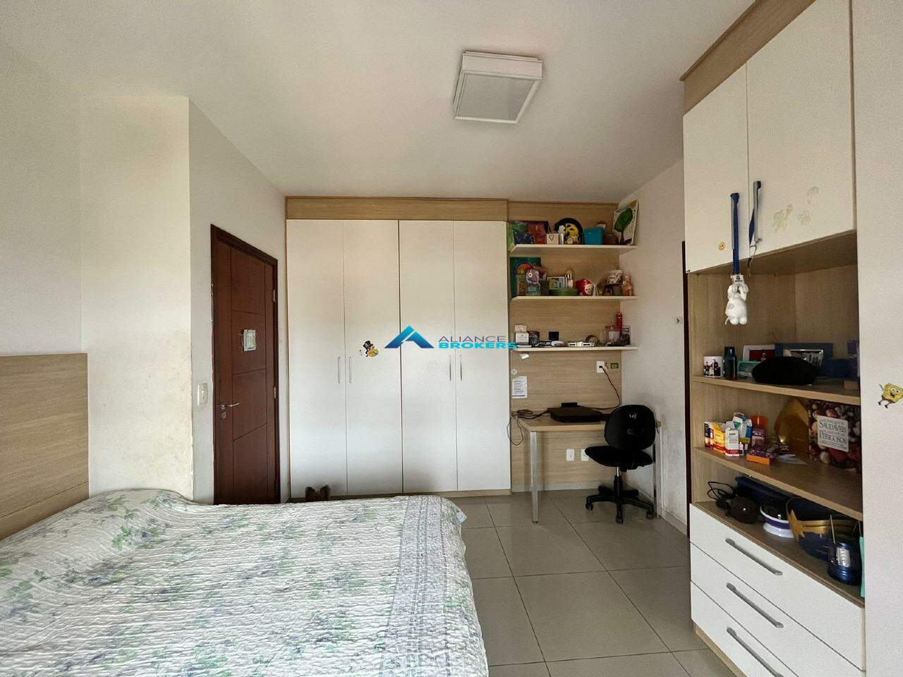 Casa de Condomínio à venda com 4 quartos, 300m² - Foto 19