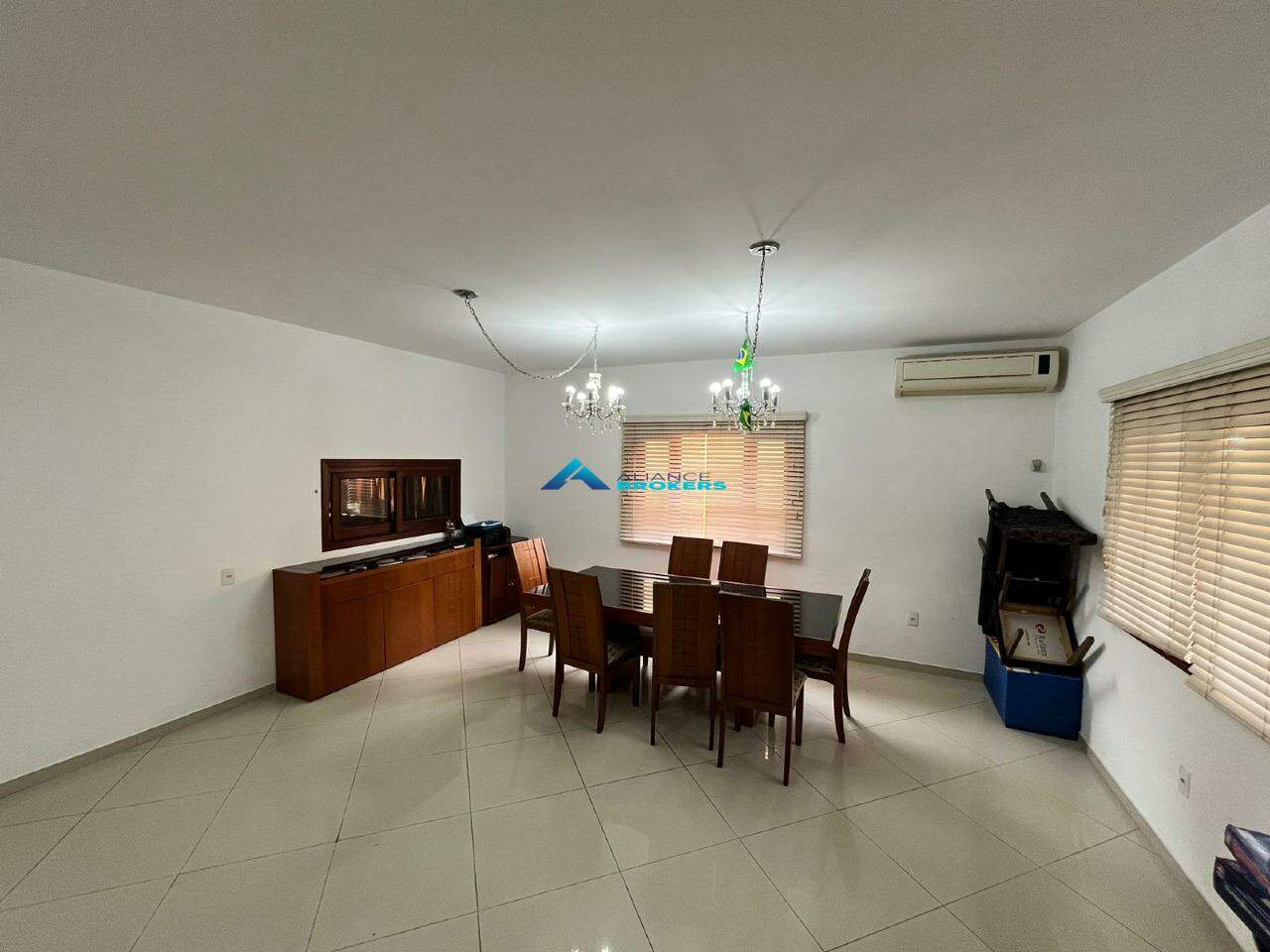 Casa de Condomínio à venda com 4 quartos, 300m² - Foto 12