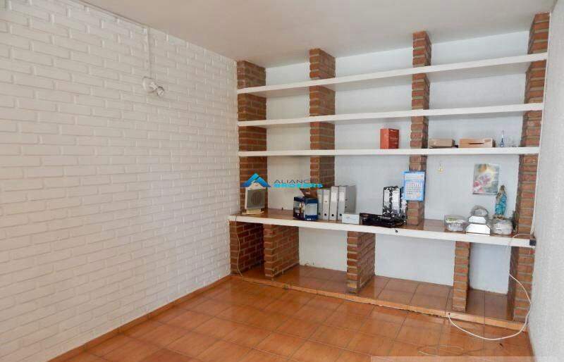 Casa à venda com 3 quartos, 200m² - Foto 3