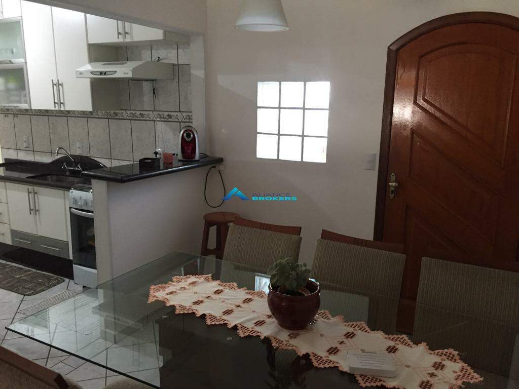 Casa à venda com 3 quartos, 131m² - Foto 4