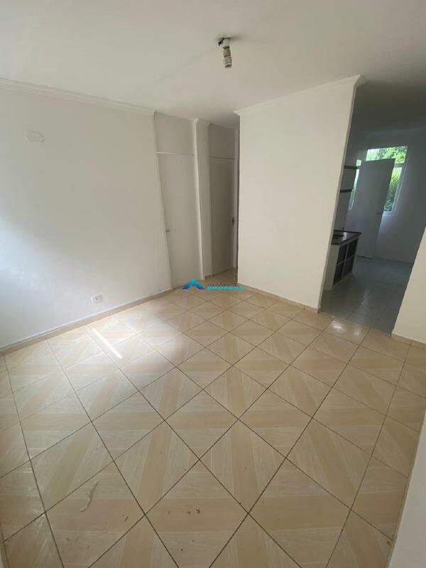 Apartamento para alugar com 2 quartos, 65m² - Foto 13