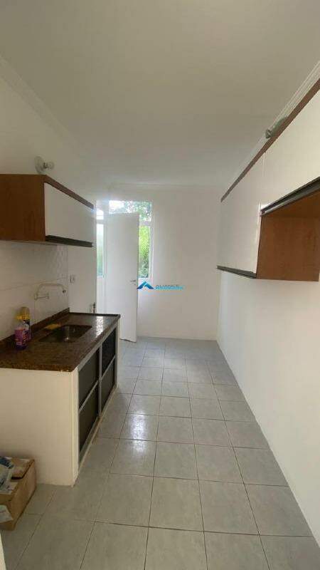 Apartamento para alugar com 2 quartos, 65m² - Foto 8