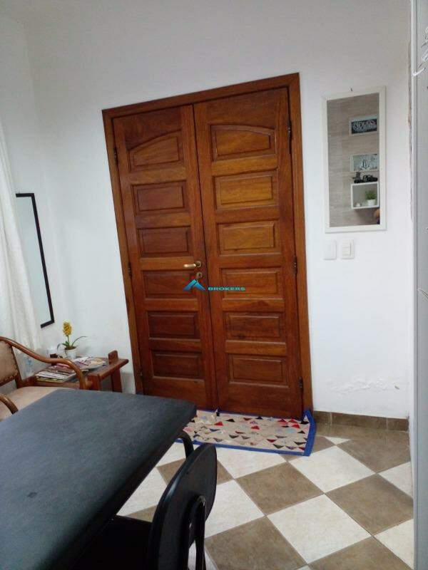 Casa à venda com 2 quartos, 61m² - Foto 2