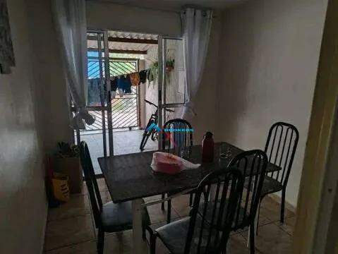 Casa à venda com 4 quartos, 100m² - Foto 2